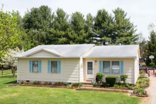 107 Mercer Cir, Grottoes, VA 24441-5016