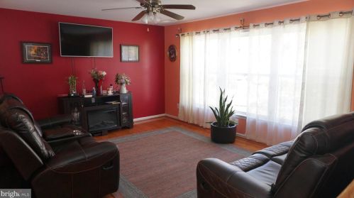 3217 Berkley Ln, Woodbridge, VA 22193-1305