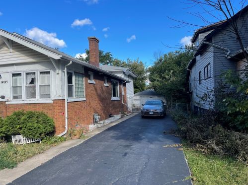 14921 Center Ave, Dixmoor, IL