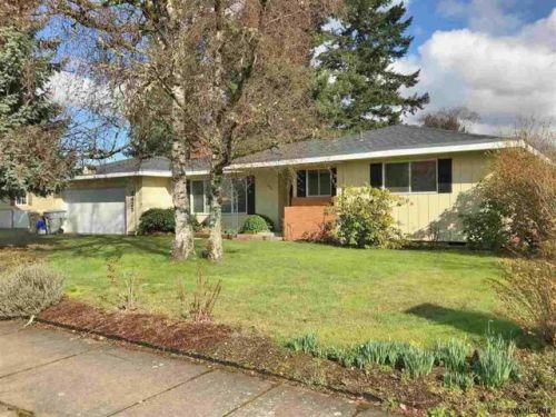 2425 5 St, Lebanon OR  97355-2564 exterior