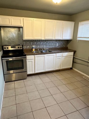 2437 Marshalltown Ln, Gary IN 46407-1879 exterior