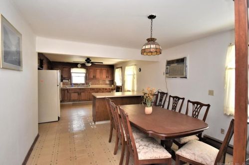 22 Lufberry Ln, Norwalk, CT 06851-4021