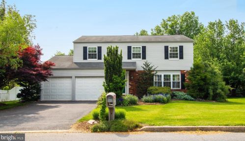 245 Harvest Dr, Harrisburg, PA 17111-5631