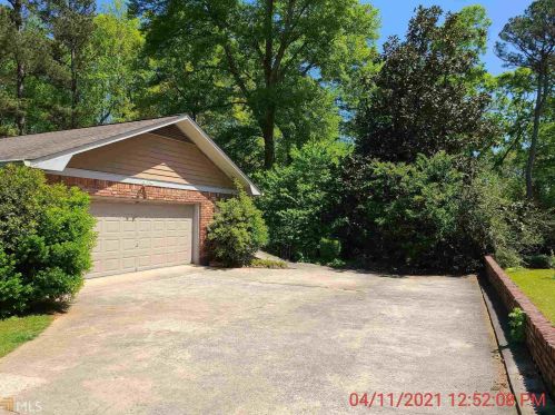 6126 Navaho Trl, Morrow, GA 30260-1024