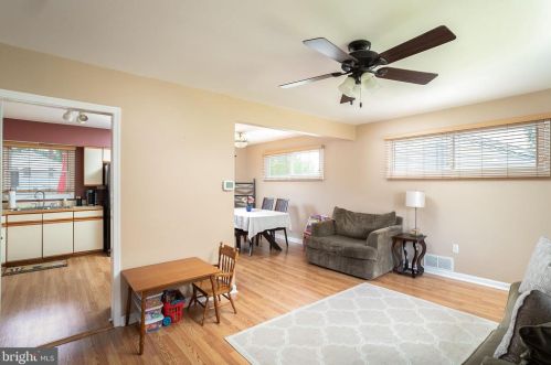 14 Winding Way, Trenton NJ 08620-2628 exterior