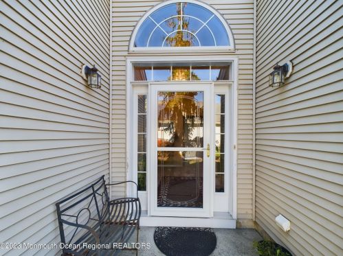 17 Neville Ct, Lakehurst, NJ 08759-6098