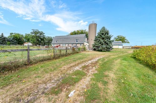 15346 Quigley Rd, Sycamore IL  60178-8362 exterior