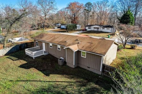 8981 Meadow Dr, Lithia Springs, GA 30122-3756
