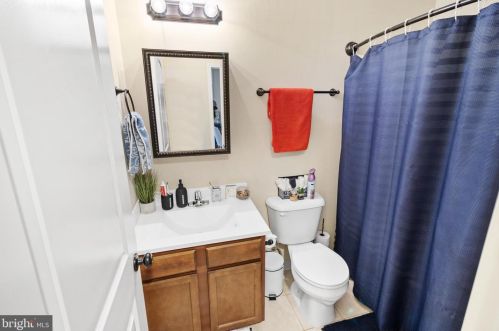 99 Nathaniel Dr, Charles Town WV  25414-1290 exterior