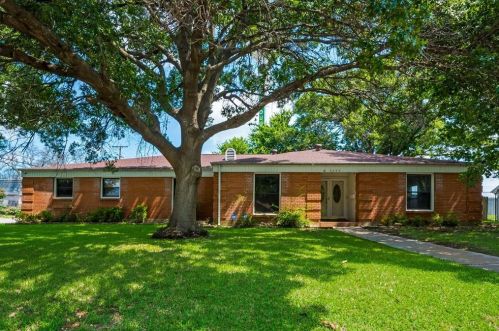 8032 Bangor Dr, Fort Worth, TX 76116-6939