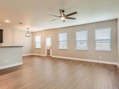 1533 Treeta Trl, Uhland TX  78640 exterior