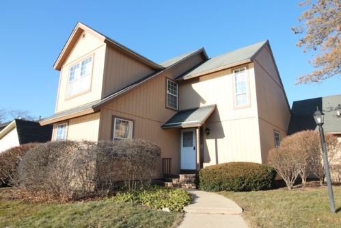 5860 Heatherridge Dr, Gurnee, IL 60031-3159