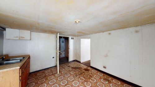 4430 Thomas St, Chicago, IL 60651-3406
