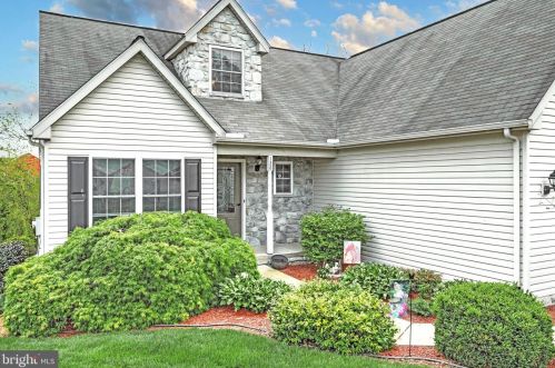 126 Cranbrook Dr, York, PA 17315-1237