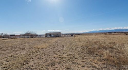 443 Fredonia Dr, Pueblo CO  81007-1302 exterior