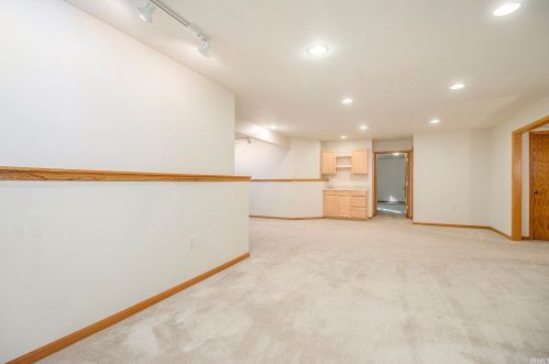 55384 Falling Water Dr, Elkhart IN  46514-0074 exterior