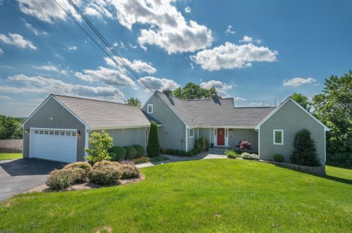 327 Longview Acres Ct, Fredon, NJ 07860-6210