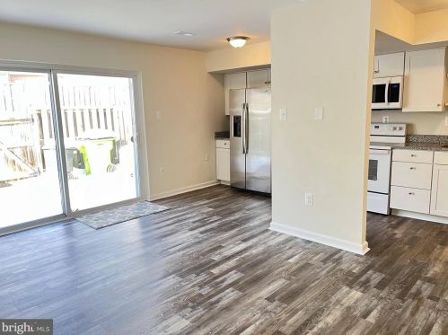 3803 Port Hope Pt, Triangle VA  22172-1069 exterior