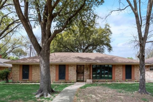 609 Tanglewood Dr, Irving TX  75061-6967 exterior