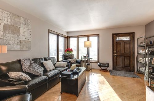 5930 Park Ave, Morton Grove, IL 60053-3024