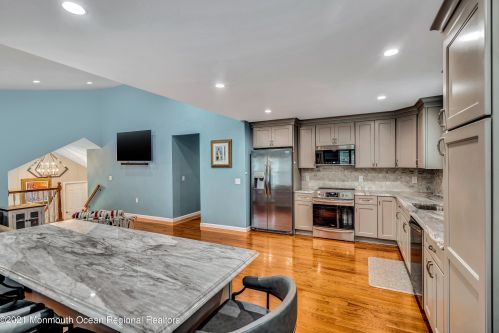 148 Johnathan Rd, Lakehurst, NJ 08759-6014