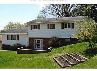 1005 Locust Rd, Charleston WV  25314-1236 exterior