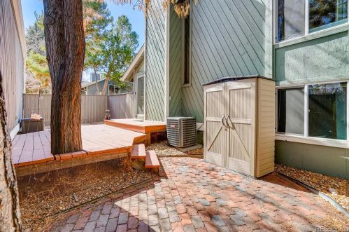 10233 Peakview Ave, Englewood CO 80111-6107 exterior