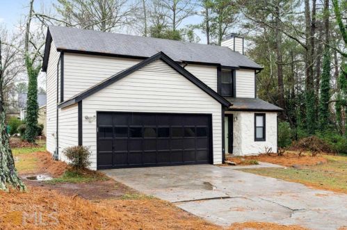 16 Briar Gate Ct, Marietta, GA 30066-3322