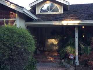 1280 Estate Dr, Los Altos CA  94024-6100 exterior