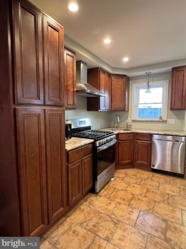 2537 Camac St, Philadelphia PA  19148-4311 exterior