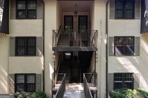 178 Barone Pl, Atlanta GA  30327-1073 exterior