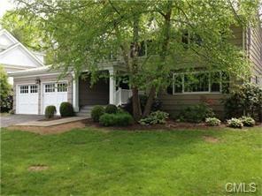 16 Hearthstone Dr, Riverside CT  06878-1807 exterior
