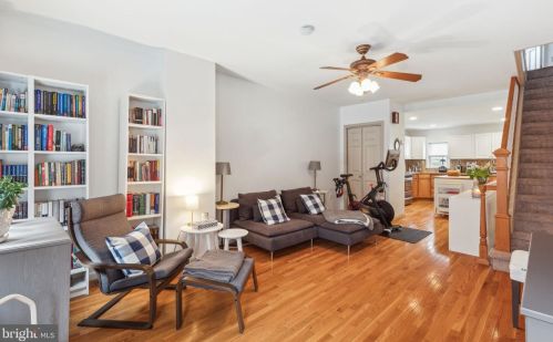 319 Emily St, Philadelphia, PA 19148-2623