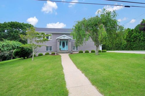 7 Thompson Ave, Westerly, RI 02891-2005