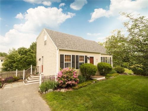 16 Brittney Ln, Warren, RI 02885-1600