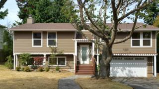 904 40th St, Bellingham, WA 98229-3146