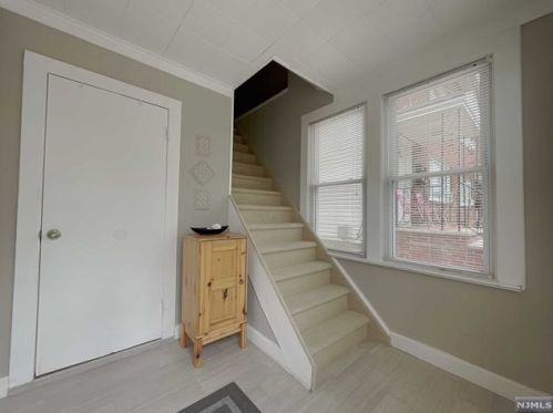 152 Crystal St, North Arlington, NJ 07031-5614