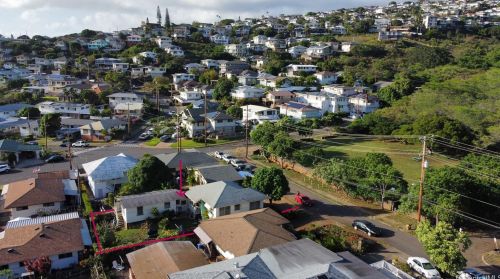 3877 Claudine St, Honolulu HI  96816-4333 exterior