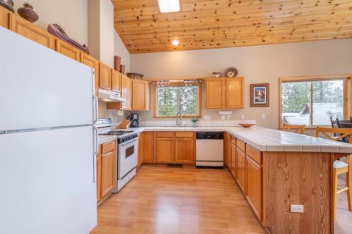 14236 Wolfgang Rd, Truckee CA  96161-6903 exterior