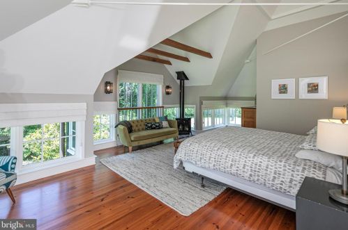19 Greenhouse Dr, Princeton NJ  08540-4801 exterior
