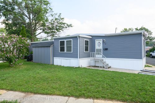 2 Locust Grv, Hazlet, NJ 07730-4138