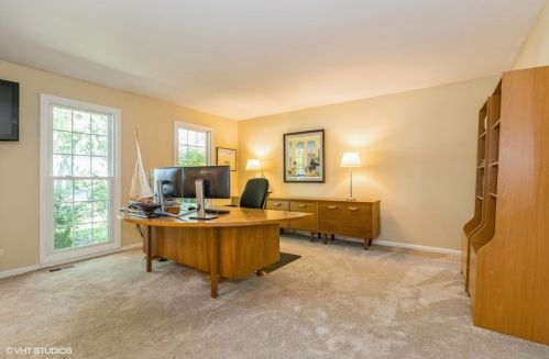 1937 Wellington Ct, Naperville, IL 60565-2601