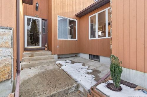 133 Gorski Dr, Wapping, CT 06074-2465