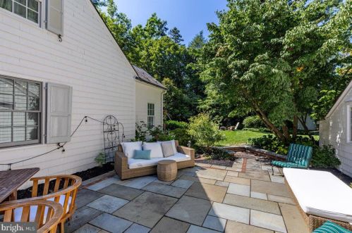 7 Armour Rd, Princeton NJ  08540-3003 exterior