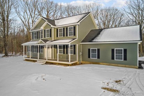 26 Stark Hwy, Goffstown, NH 03046-4406