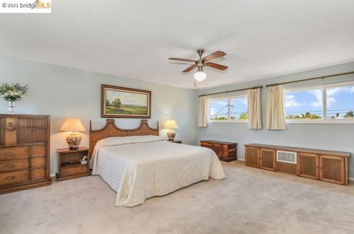 3562 Skylark Dr, Concord CA  94520-1515 exterior