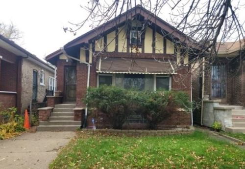 7742 Oglesby Ave, Chicago, IL 60649-4123