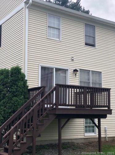 94 Clearview Ct, Derby, CT 06418-1148