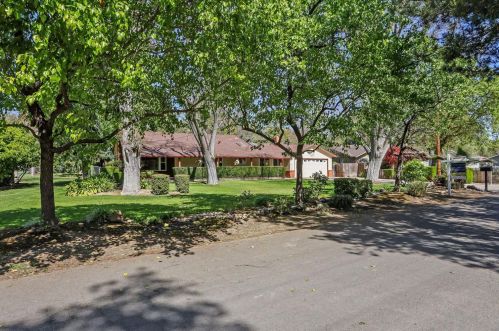 6319 Morada Ln, Stockton, CA 95212-9401
