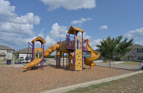 1544 Chama Dr, Fort Worth TX  76119-2666 exterior